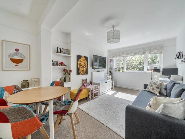 Flat for sale in London Borough of Lewisham, Greater London