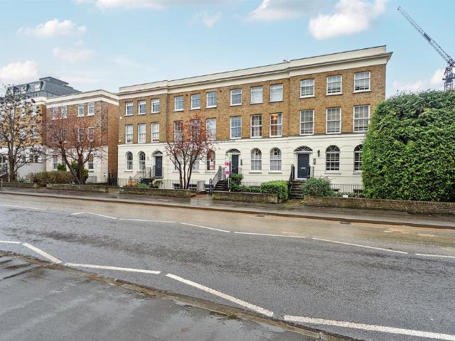 Flat for sale in Maidenhead