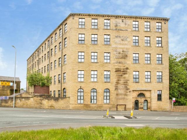 Flat for sale in Boothtown, Halifax