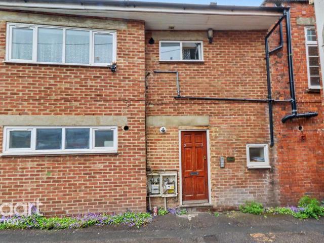 Flat for sale in Greater London