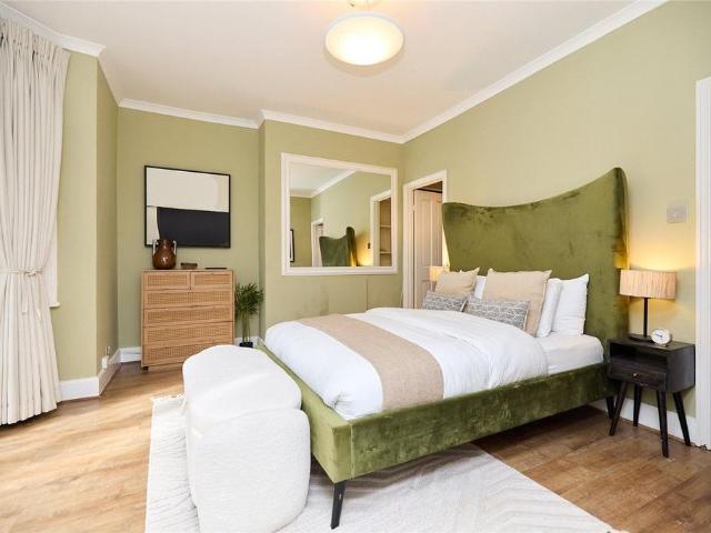 Flat for sale in Notting Hill, Greater London