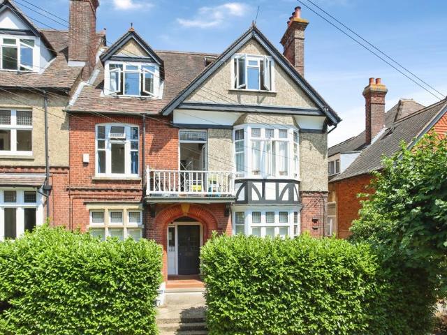 Flat for sale in Broadwater Down, Sandown Park