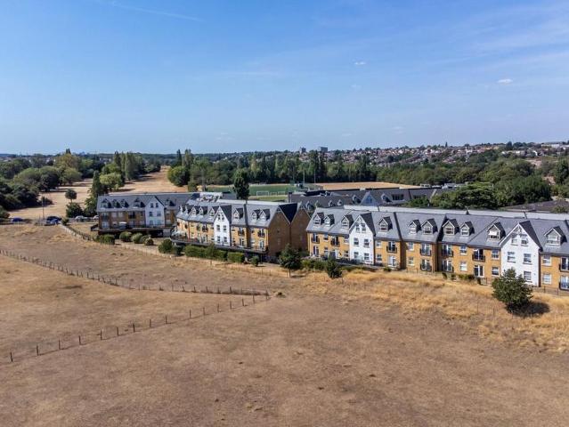 Flat for sale in Crayford, Greater London