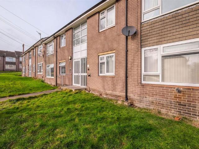 Flat for sale in Huddersfield, West Yorkshire