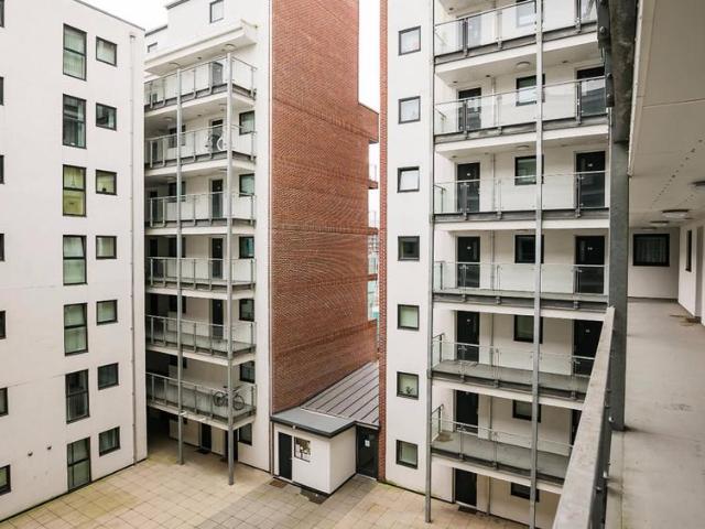Flat for sale in Chinatown, Calderstones