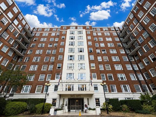 Flat for sale in City of Westminster, Greater London