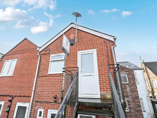 Flat for sale in Fair Oak and Horton Heath, Helford