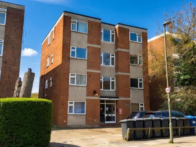 Flat for sale in Friern Barnet, Isle Of Man