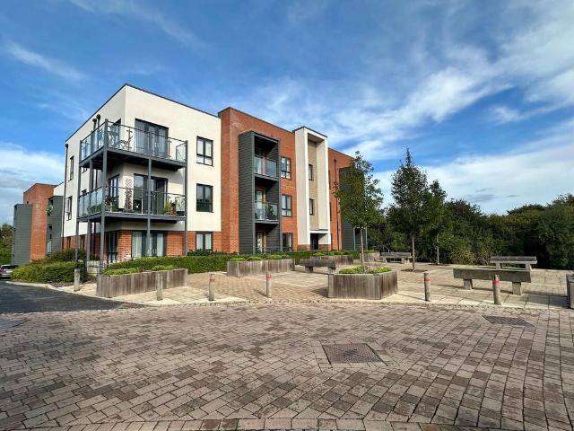 Flat for sale in Little Common, Heathlands