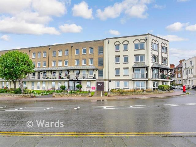 Flat for sale in East Cliff, Acol