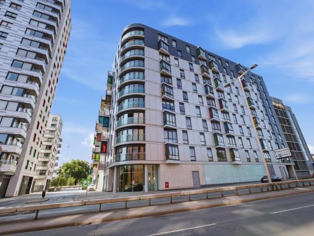Flat for sale in Reading