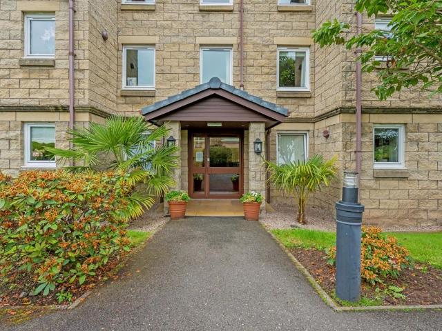 Flat for sale in Dunblane, Scotland