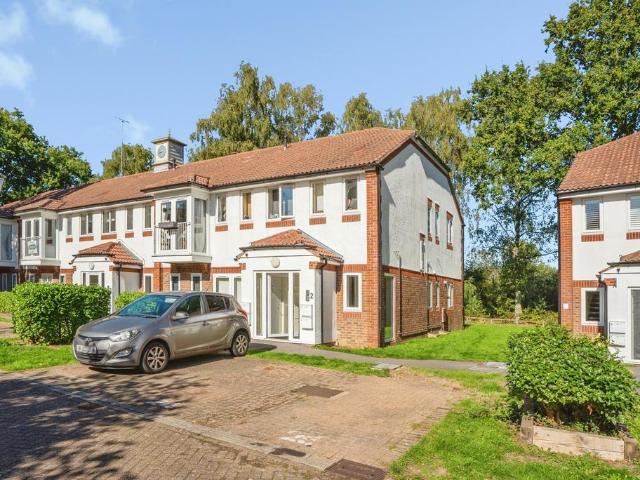 Flat for sale in Denmead, Winchester