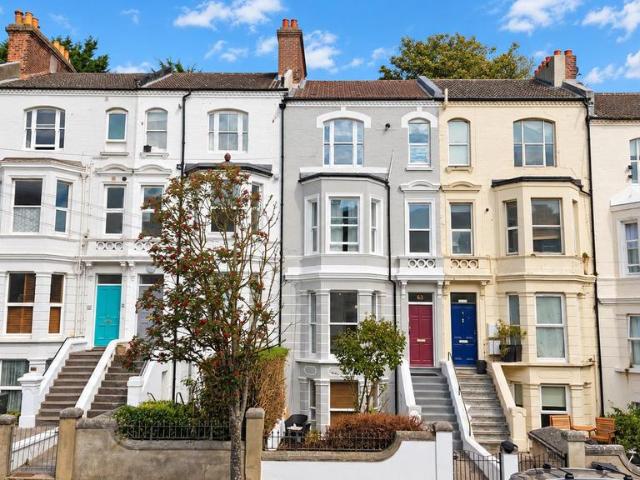 Flat for sale in St Leonards, Hastings
