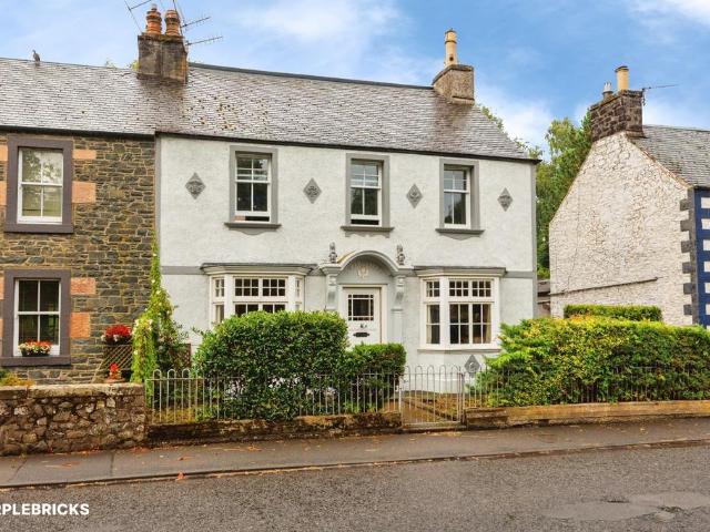Flat for sale in Peebles, Scotland