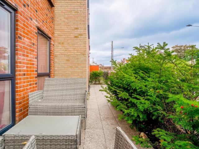 Flat for sale in Alton Barnes, Essex