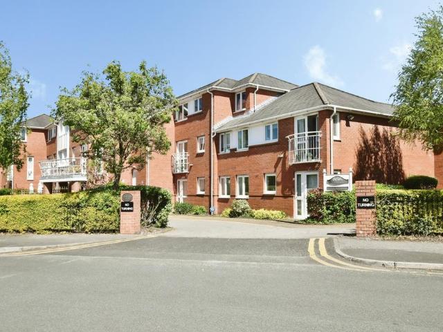 Flat for sale in Timperley, Trafford Park