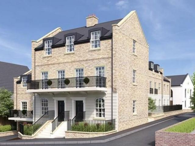 Flat for sale in Navestock Side, Essex