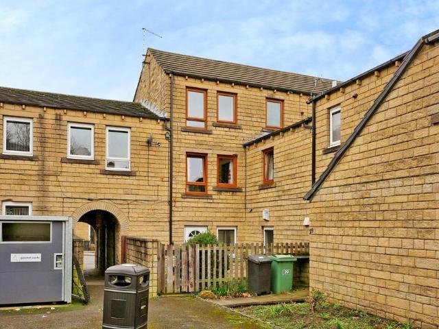 Flat for sale in Highfields, Huddersfield