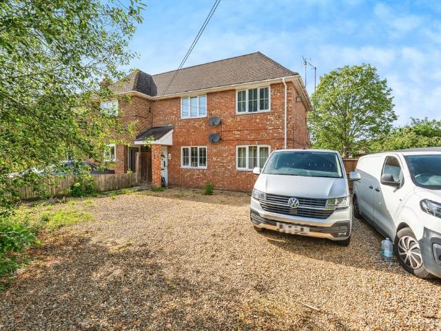 Flat for sale in Pooksgreen, New Forest