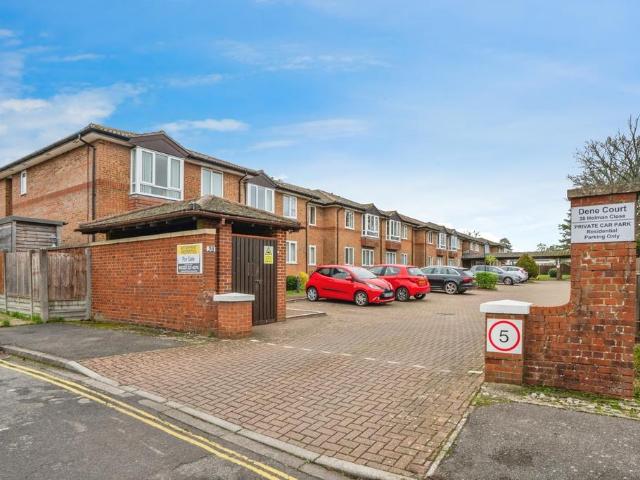 Flat for sale in Spring Vale, Hampshire