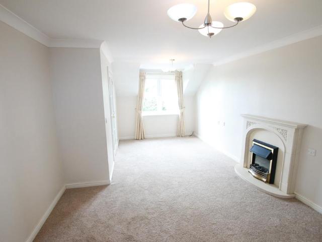 Flat for sale in Whitley, Reading