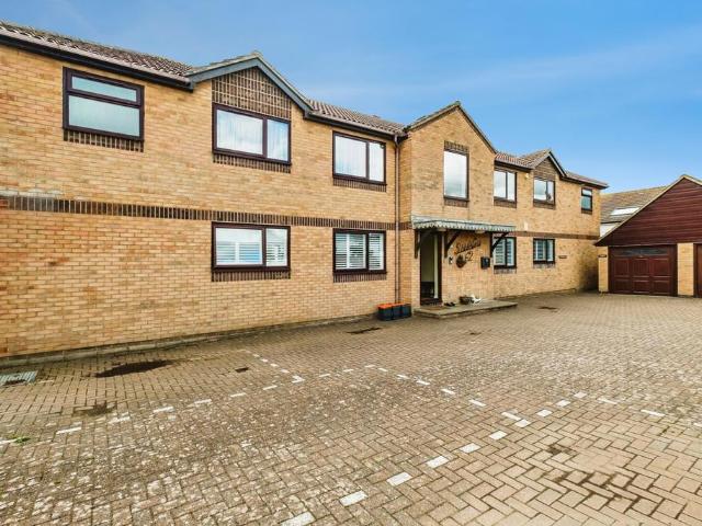 Flat for sale in Shoreham-by-Sea, Adur