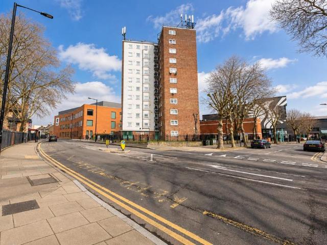 Flat for sale in London Borough of Newham, Greater London