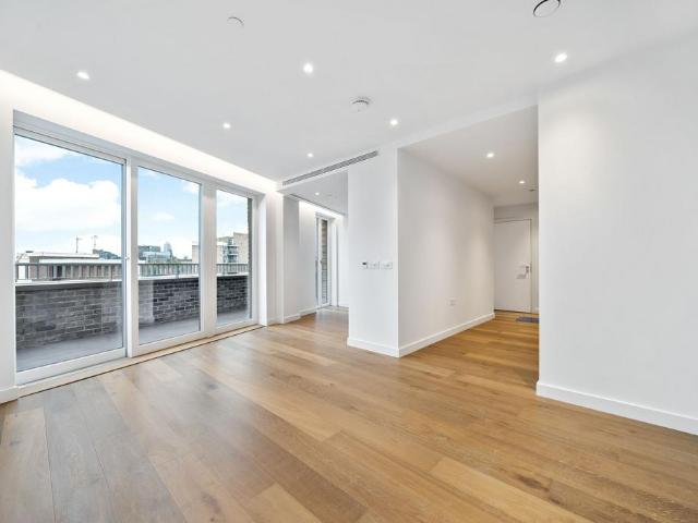 Flat for sale in Holborn, Greater London