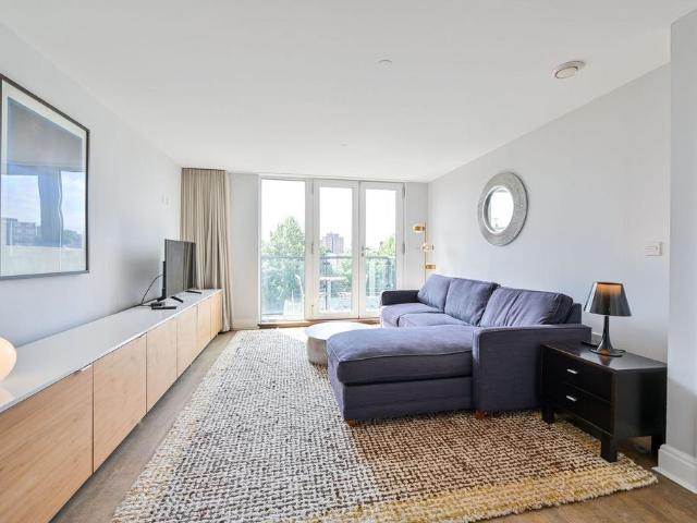 Flat for sale in Elephant and Castle, Greater London