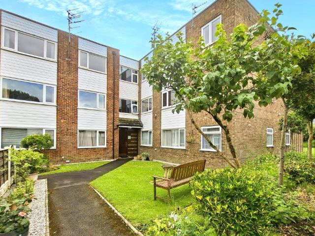 Flat for sale in Besses o' th' Barn, Bury