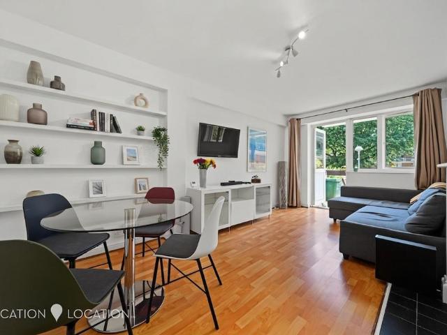 Flat for sale in Islington, Greater London