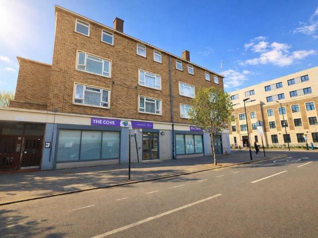 Flat for sale in Plashet, Greater London