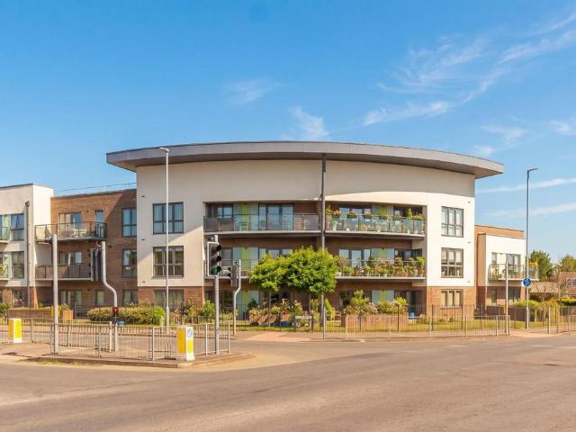 Flat for sale in Leighton-Linslade, Leighton Buzzard