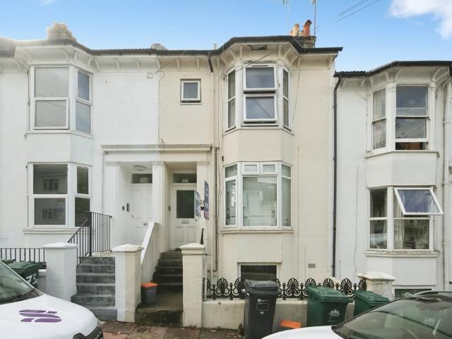 Flat for sale in Hanover & Queen's Park, Brighton