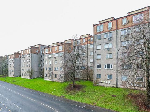 Flat for sale in Carbrain, Cumbernauld