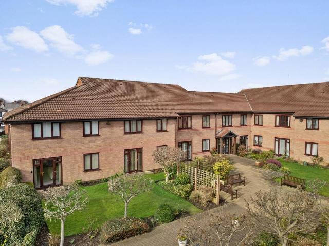 Flat for sale in Grappenhall, Warrington