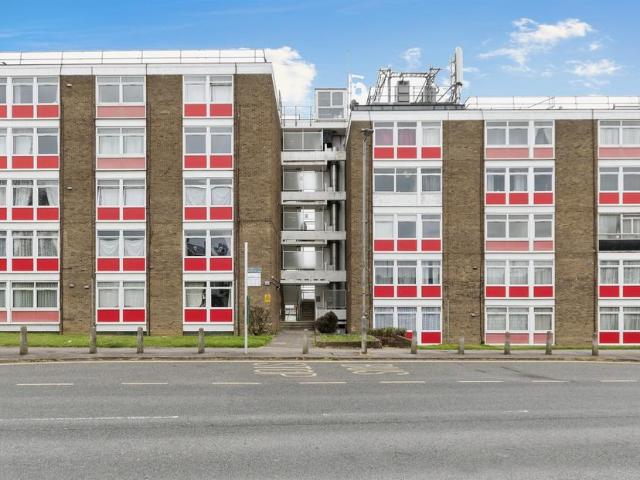 Flat for sale in Poplars, Shephall