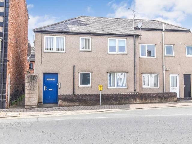 Flat for sale in Fell Lane