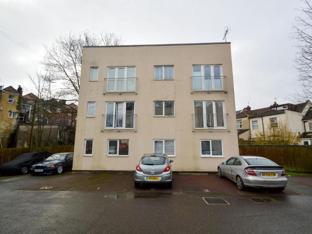 Flat for sale in Feckenham, City Of Bristol