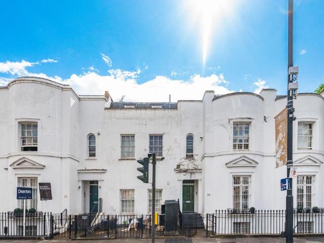Flat for sale in Fulham, Walham Green
