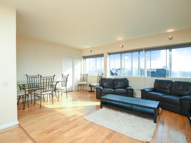 Flat for sale in St. John's Wood, Greater London