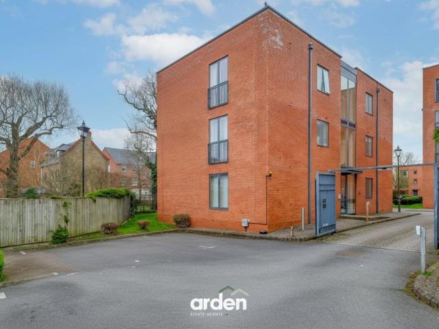 Flat for sale in Dickens Heath, West Midlands
