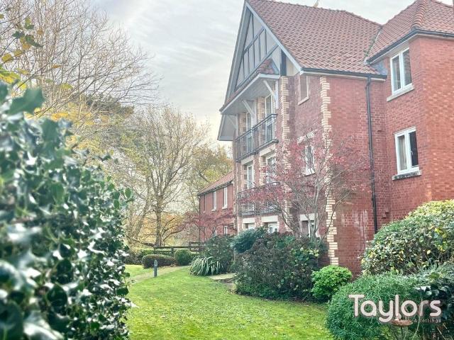 Flat for sale in Oldway, Livermead
