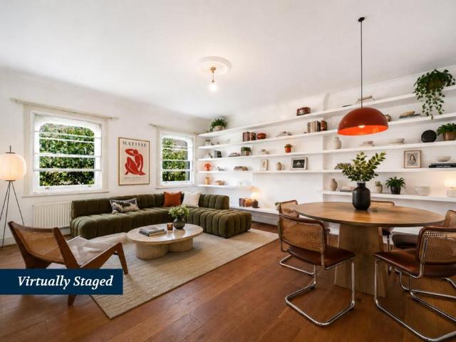 Flat for sale in Queen's Park, Greater London
