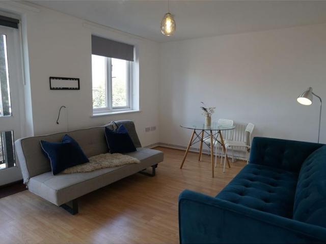 Flat for sale in Myatt's Fields, Greater London