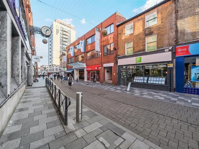Flat for sale in Fishery, Maidenhead
