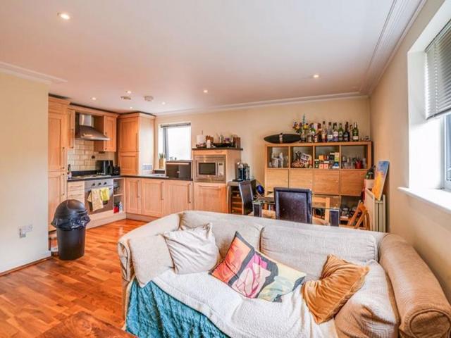 Flat for sale in Putney, Greater London