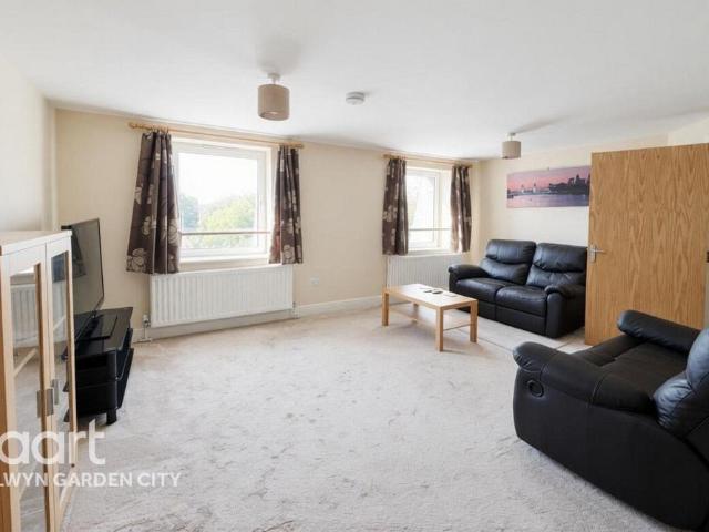 Flat for sale in Welwyn Garden City, Welwyn Hatfield