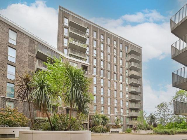 Flat for sale in Kenton, Greater London